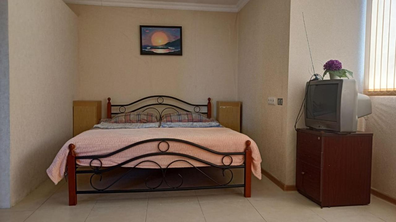 Hotel By The Sea Rozetta Sukhumi Esterno foto